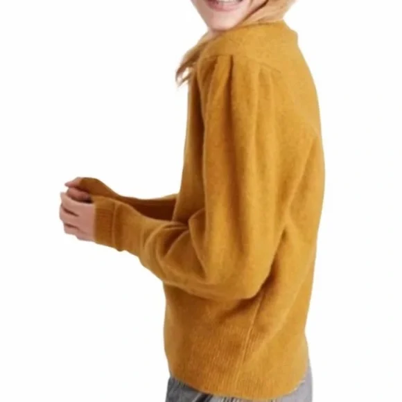 SOLD Madewell Westgate V-Neck Sweater in Coziest Yarn - Picture 2 of 14